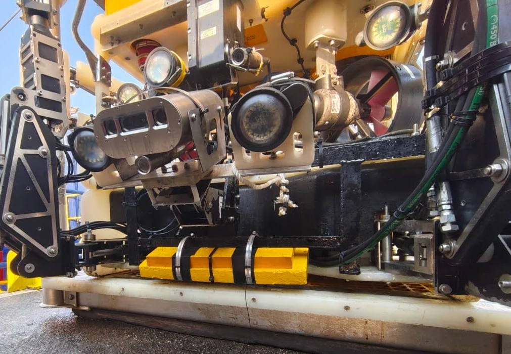 RGB-D photogrammetry camera installed on an ROV